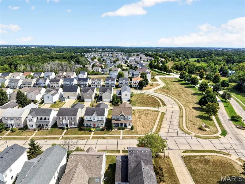 1002 Glengarry Drive, Wentzville, MO 63385 — listing photo 36 of 39