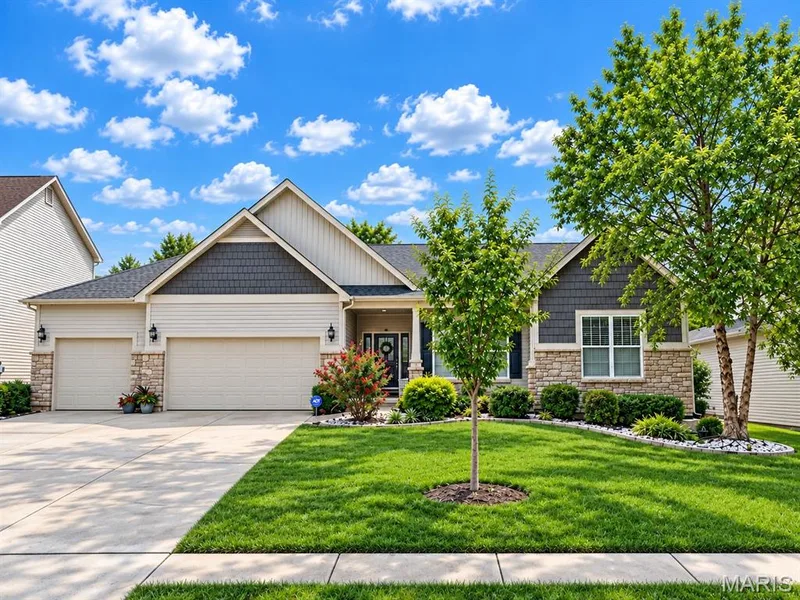 1229 Cashmere Lane, St Peters, MO β listing photo 1