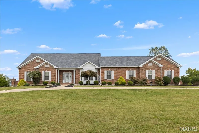 104 Wolf Trail Court, Defiance, MO β listing photo 1