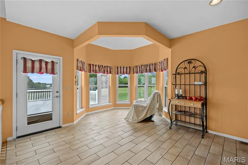 104 Wolf Trail Court, Defiance, MO 63341 — listing photo 12 of 57