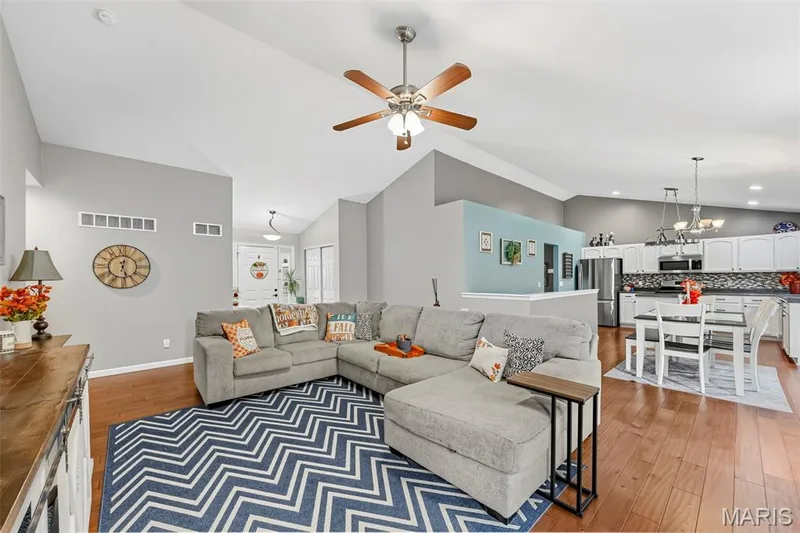 1840 Autumn Trail, Wentzville, MO 63385 — listing photo 4 of 35