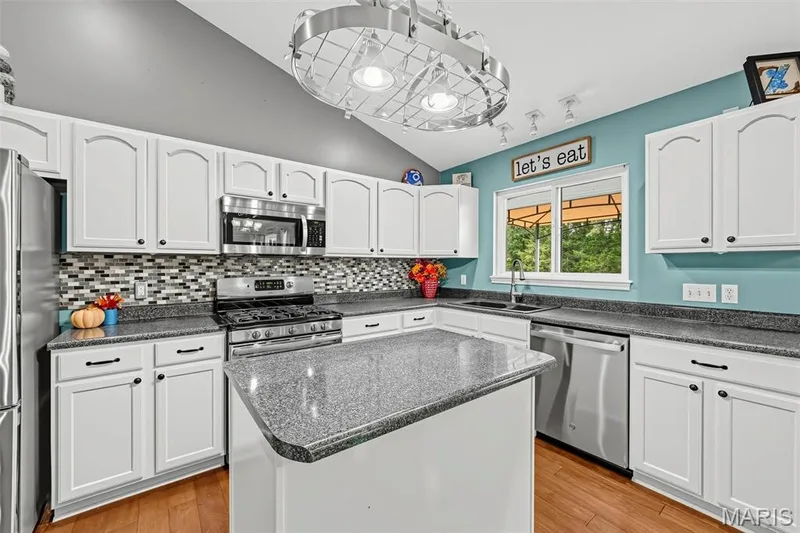 1840 Autumn Trail, Wentzville, MO 63385 — listing photo 8 of 35