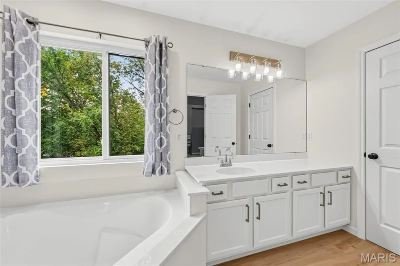 1840 Autumn Trail, Wentzville, MO 63385 — listing photo 13 of 35