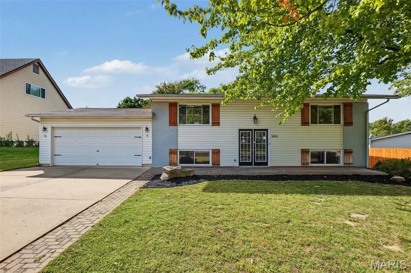 3413 Greiner Drive, St Charles, MO β listing photo 1