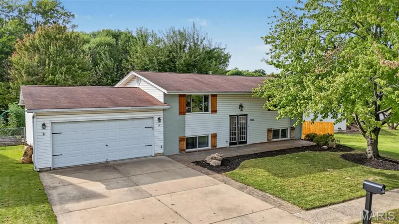 3413 Greiner — 3413 Greiner Drive, St Charles, MO 63301