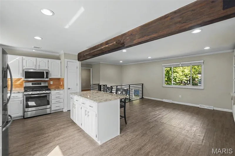 3413 Greiner Drive, St Charles, MO 63301 — listing photo 8 of 30