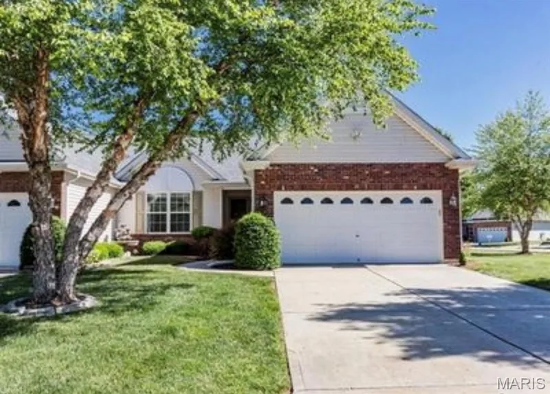 20 Autumn Ridge Drive #83B, O'Fallon, MO — listing photo 1