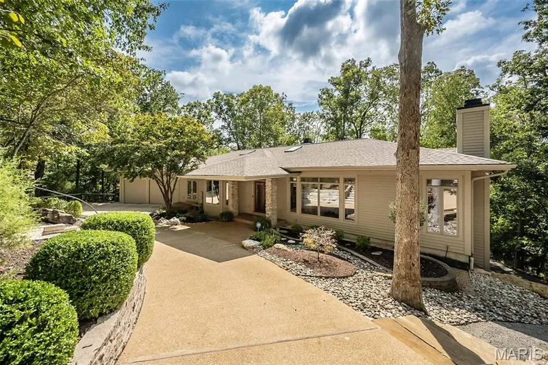 18852 Highwood Estates Drive, Wildwood, MO β listing photo 1