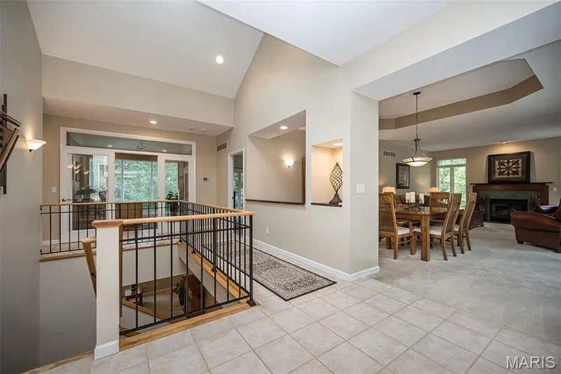 18852 Highwood Estates Drive, Wildwood, MO 63069 — listing photo 4 of 97