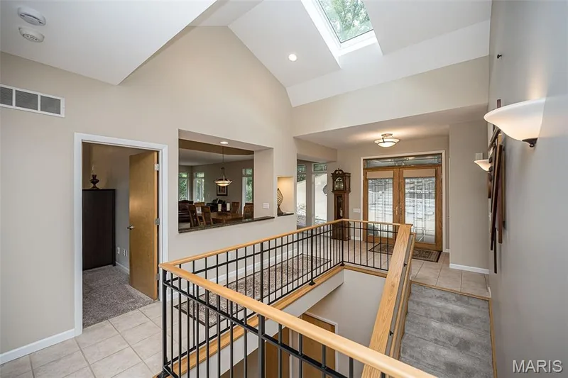18852 Highwood Estates Drive, Wildwood, MO 63069 — listing photo 5 of 97
