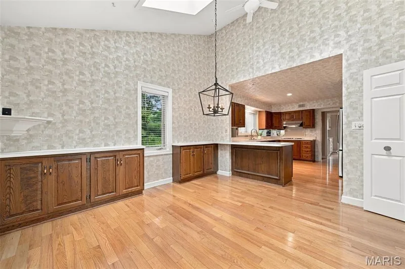 14619 Hunters Point, Chesterfield, MO 63017 — listing photo 13 of 49