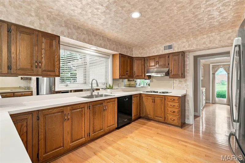 14619 Hunters Point, Chesterfield, MO 63017 — listing photo 15 of 49