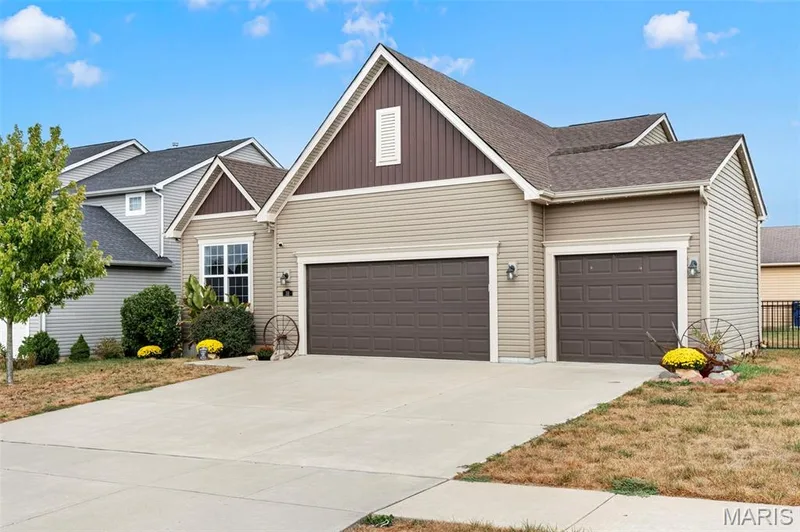 38 Huntleigh Park Court, Wentzville, MO 63385 — listing photo 3 of 39