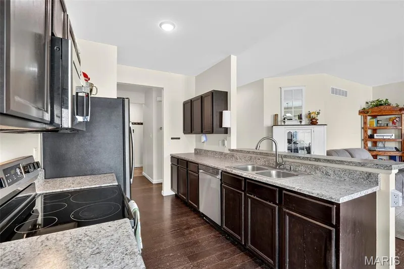 38 Huntleigh Park Court, Wentzville, MO 63385 — listing photo 16 of 39