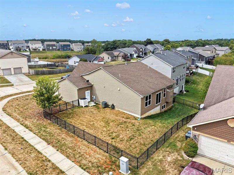 38 Huntleigh Park Court, Wentzville, MO 63385 — listing photo 32 of 39