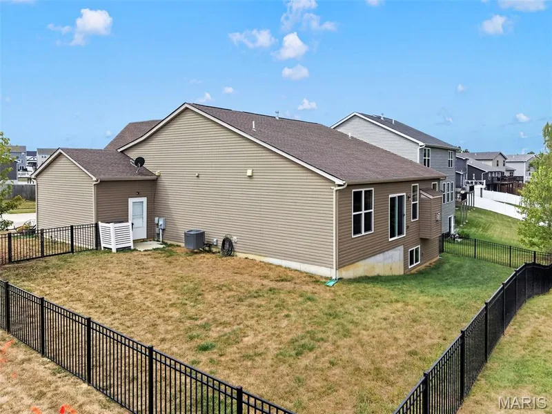 38 Huntleigh Park Court, Wentzville, MO 63385 — listing photo 33 of 39