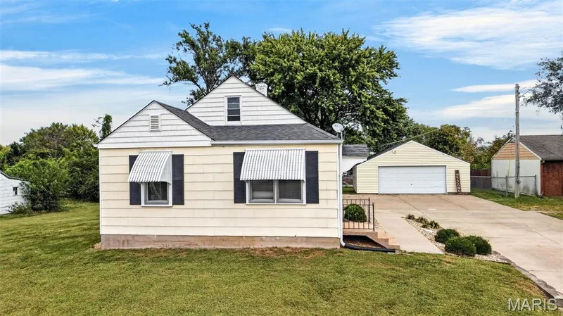 1618 Muegge Road, St Charles, MO β listing photo 1