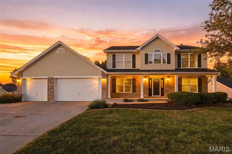 Welcome home! This house has so much to offer! — 386 Beckley Place, St Charles, MO 63304