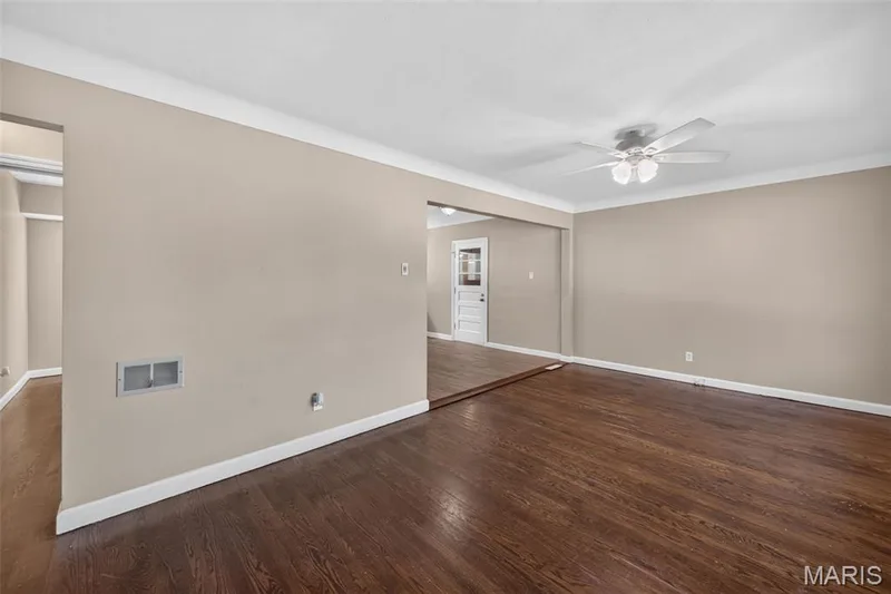 728 Pine Street, St Charles, MO 63301 — listing photo 7 of 41