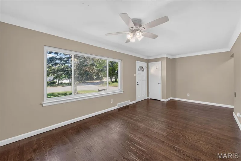 728 Pine Street, St Charles, MO 63301 — listing photo 10 of 41