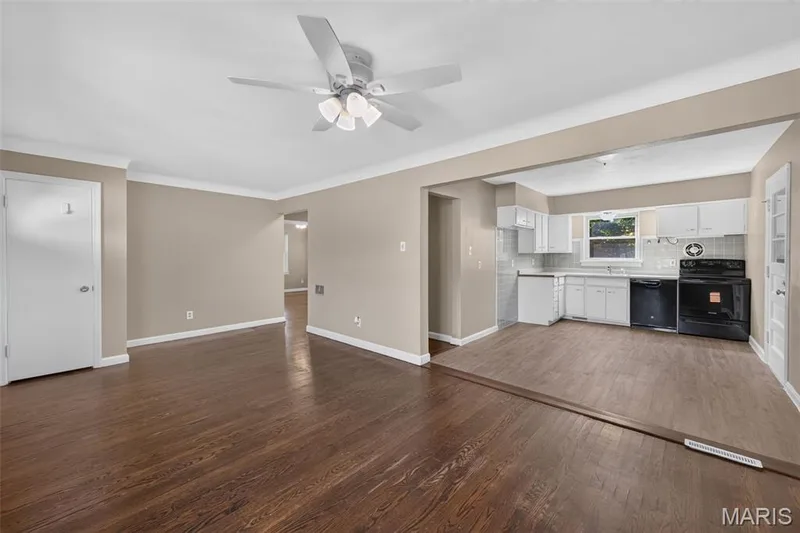 728 Pine Street, St Charles, MO 63301 — listing photo 11 of 41