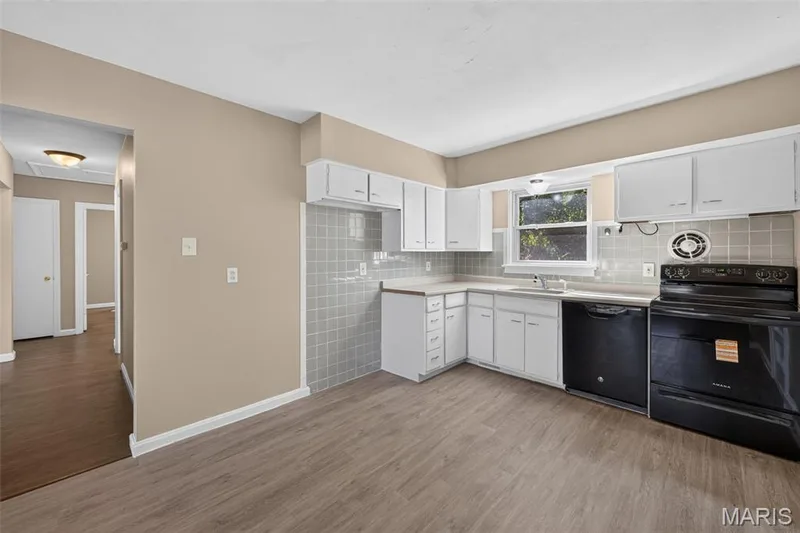 728 Pine Street, St Charles, MO 63301 — listing photo 16 of 41