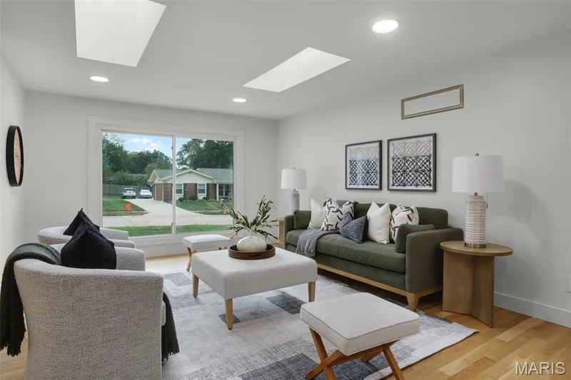214 Glen Cove Drive, Chesterfield, MO 63017 — listing photo 8 of 40