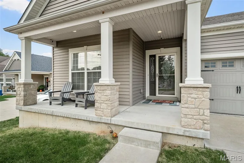 2760 Brook Hill Lane, St Charles, MO 63303 — listing photo 3 of 24
