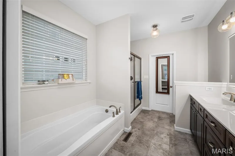 2760 Brook Hill Lane, St Charles, MO 63303 — listing photo 15 of 24