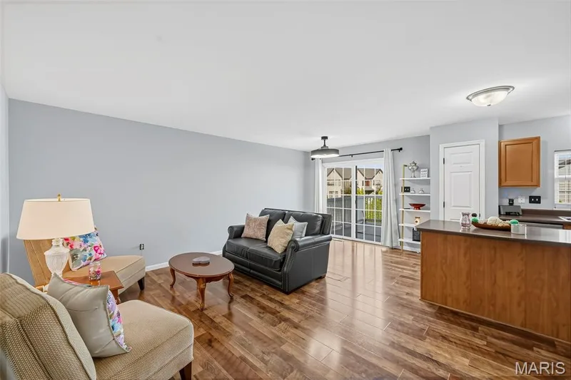 282 Le Beau Lane, St Charles, MO 63303 — listing photo 7 of 37