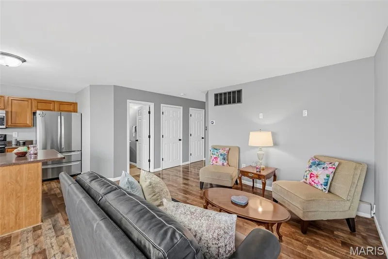 282 Le Beau Lane, St Charles, MO 63303 — listing photo 9 of 37