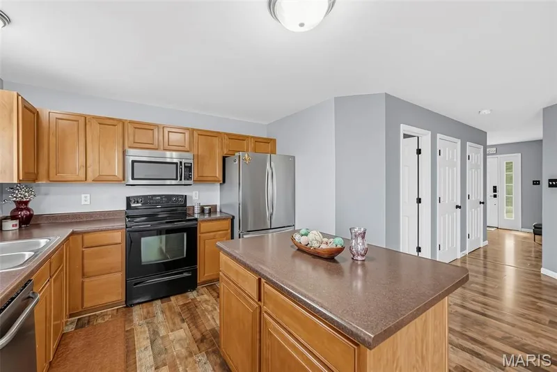 282 Le Beau Lane, St Charles, MO 63303 — listing photo 15 of 37