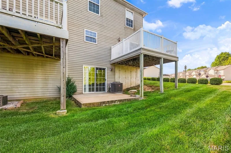 282 Le Beau Lane, St Charles, MO 63303 — listing photo 32 of 37