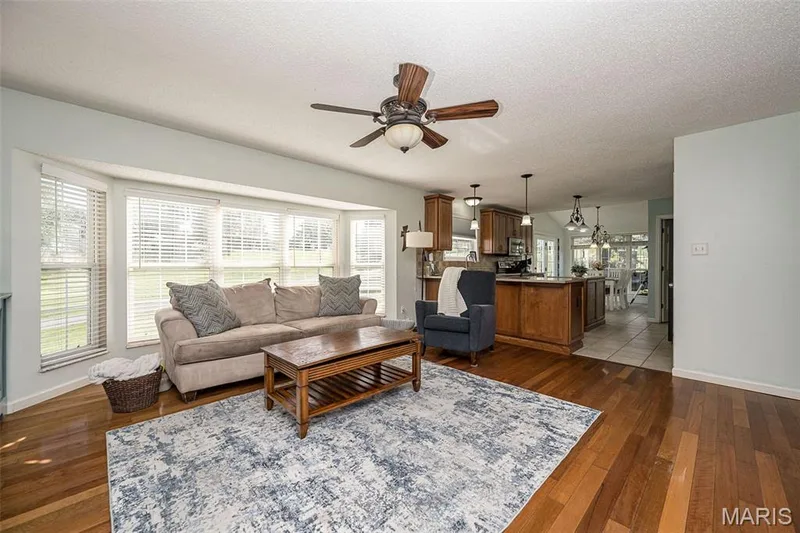 4863 Greenburg Drive, St Peters, MO 63304 — listing photo 17 of 63