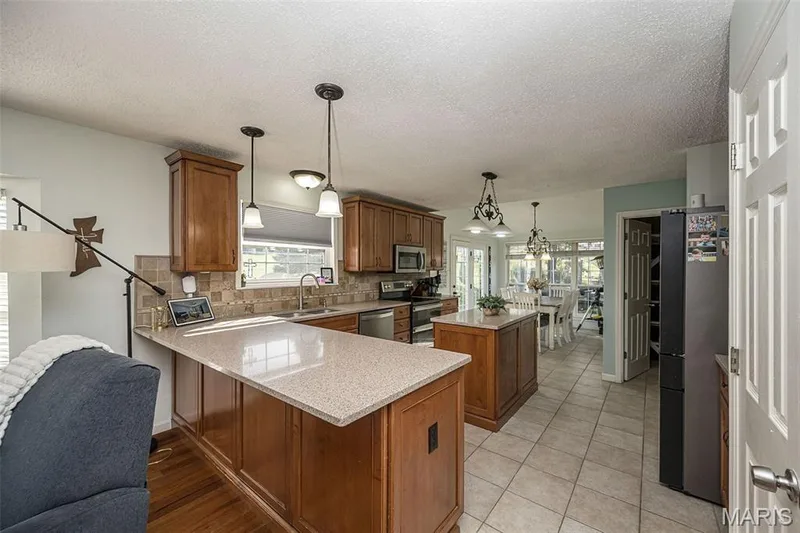4863 Greenburg Drive, St Peters, MO 63304 — listing photo 19 of 63
