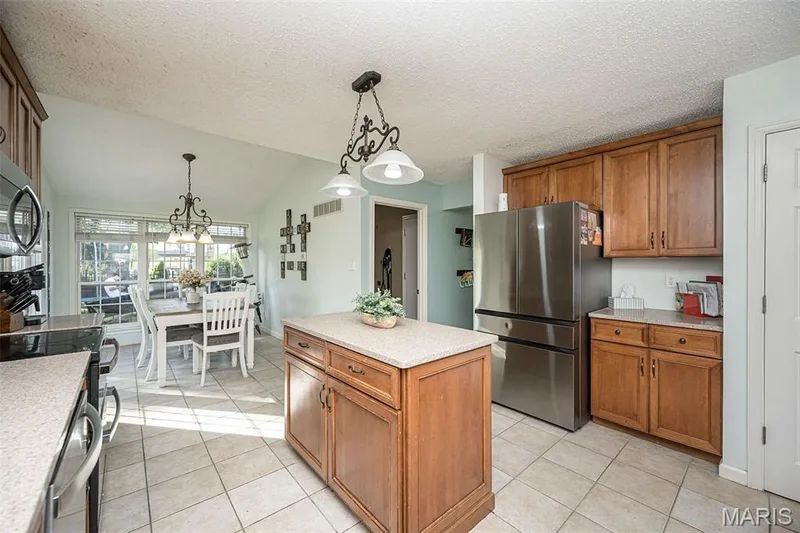4863 Greenburg Drive, St Peters, MO 63304 — listing photo 21 of 63