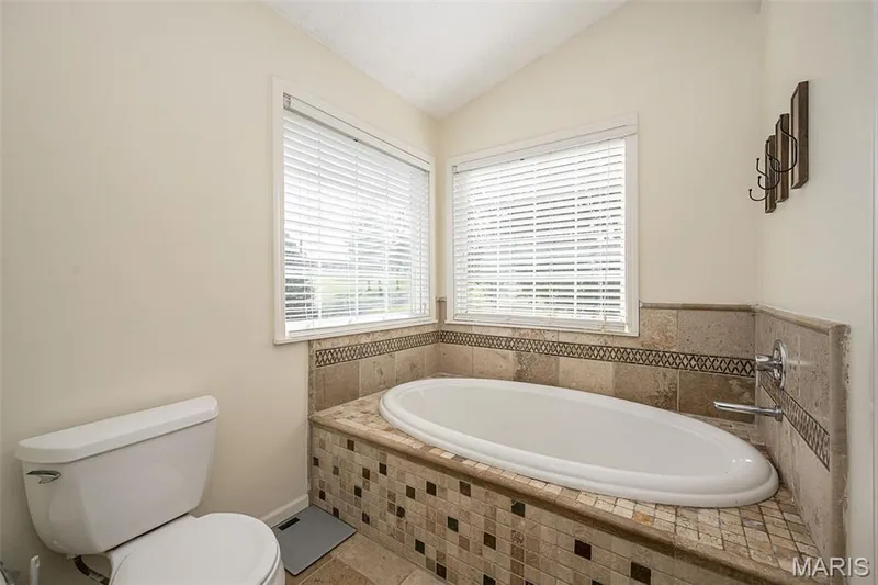 4863 Greenburg Drive, St Peters, MO 63304 — listing photo 35 of 63