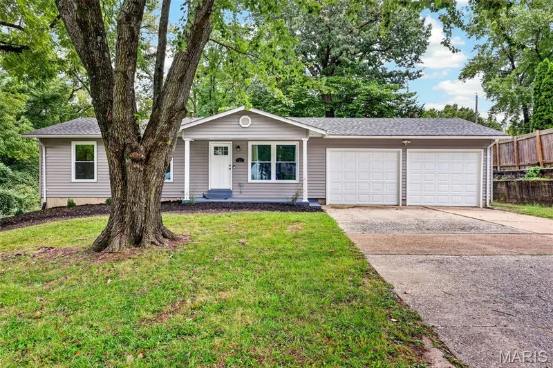11 Highland Drive, St Charles, MO β listing photo 1