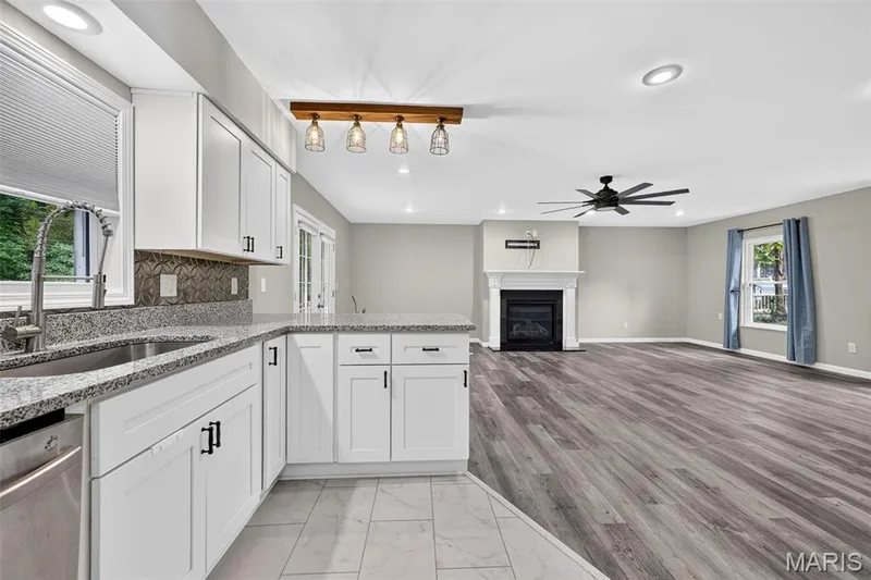 11 Highland Drive, St Charles, MO 63303 — listing photo 9 of 42