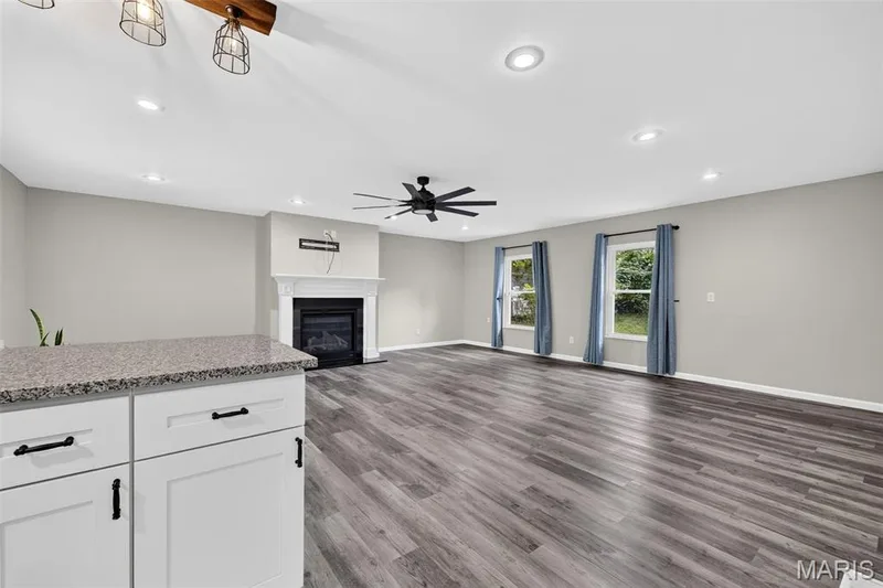 11 Highland Drive, St Charles, MO 63303 — listing photo 10 of 42