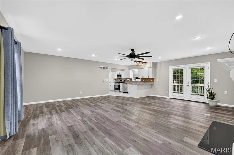 11 Highland Drive, St Charles, MO 63303 — listing photo 15 of 42