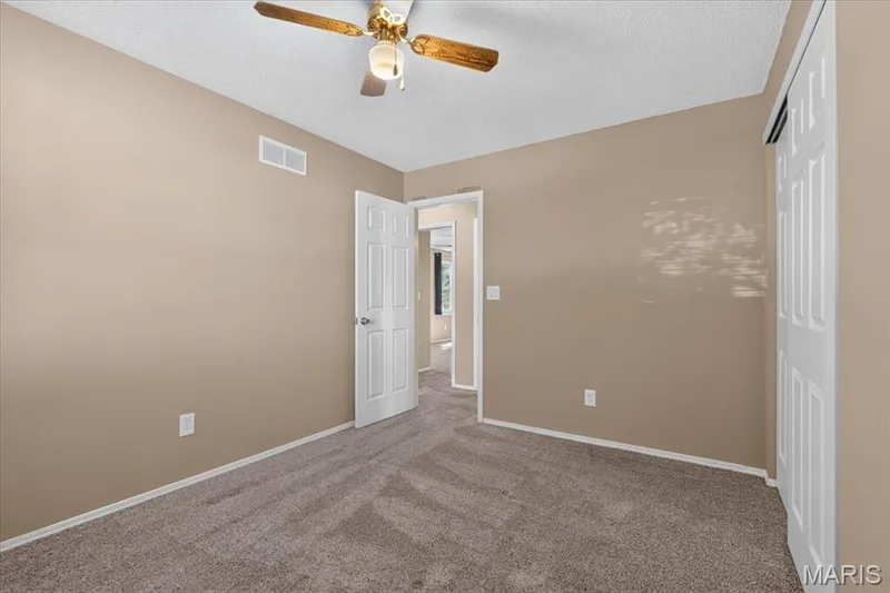 935 W Weybridge Court, St Charles, MO 63304 — listing photo 24 of 45