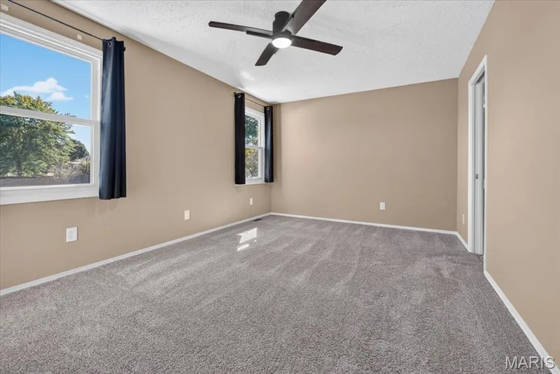 935 W Weybridge Court, St Charles, MO 63304 — listing photo 18 of 45