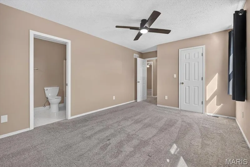 935 W Weybridge Court, St Charles, MO 63304 — listing photo 19 of 45