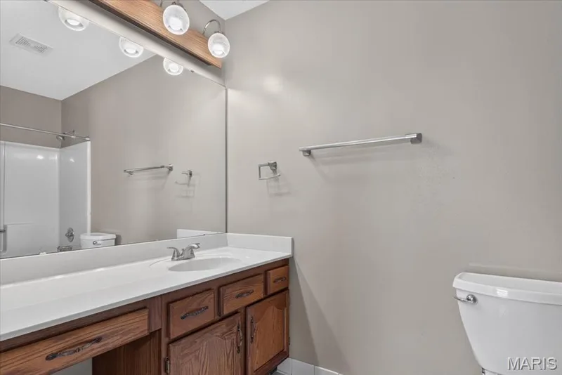 935 W Weybridge Court, St Charles, MO 63304 — listing photo 21 of 45