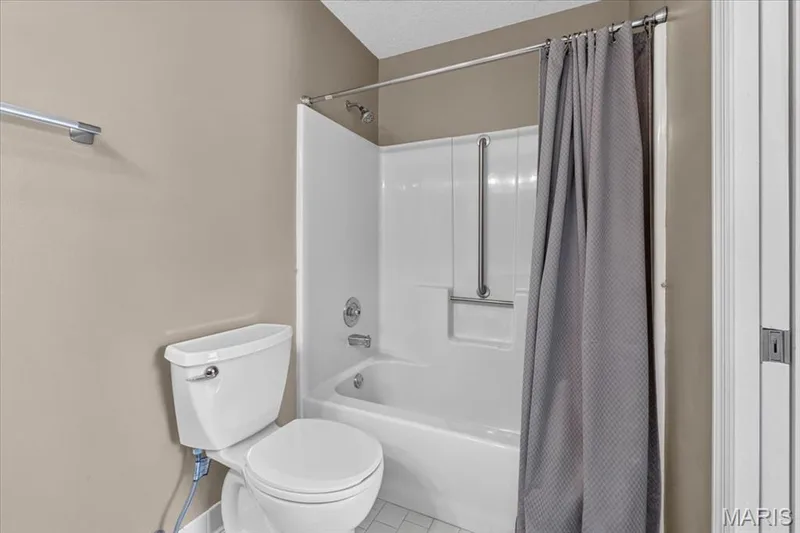 935 W Weybridge Court, St Charles, MO 63304 — listing photo 22 of 45