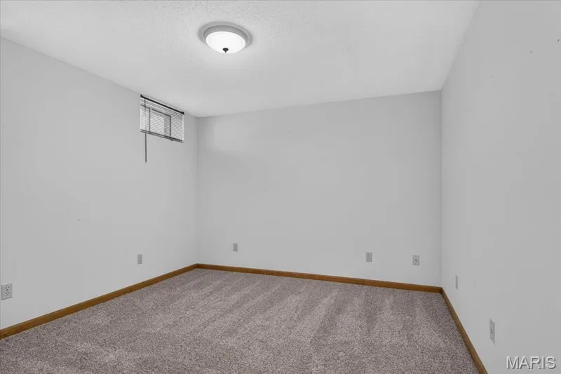 935 W Weybridge Court, St Charles, MO 63304 — listing photo 32 of 45