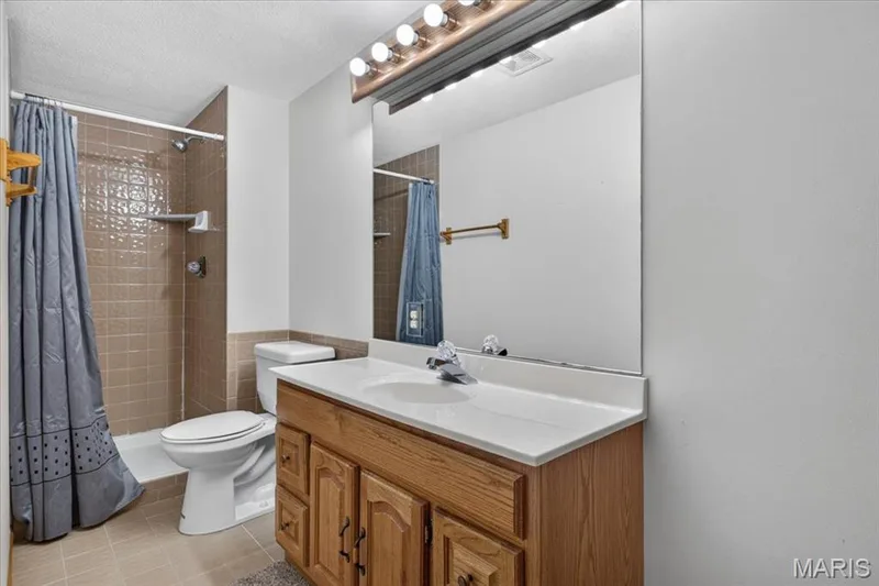 935 W Weybridge Court, St Charles, MO 63304 — listing photo 34 of 45