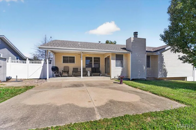 935 W Weybridge Court, St Charles, MO 63304 — listing photo 36 of 45