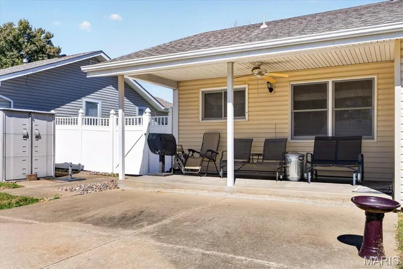 935 W Weybridge Court, St Charles, MO 63304 — listing photo 37 of 45